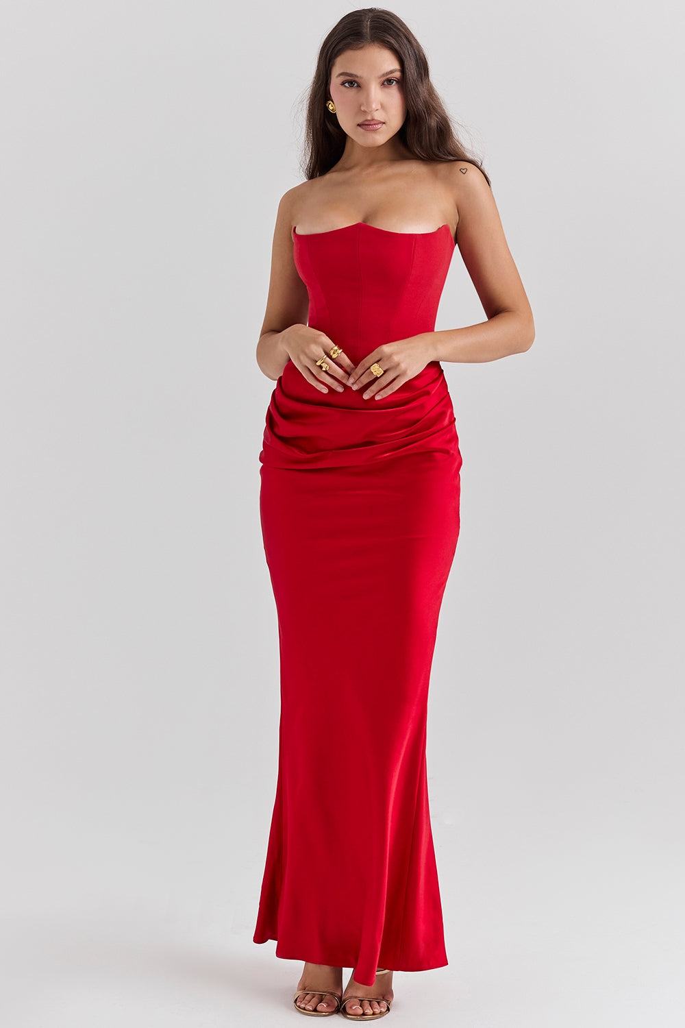 Lång Bandeau Satinklänning – Elegant (Röd, Vit, Svart)